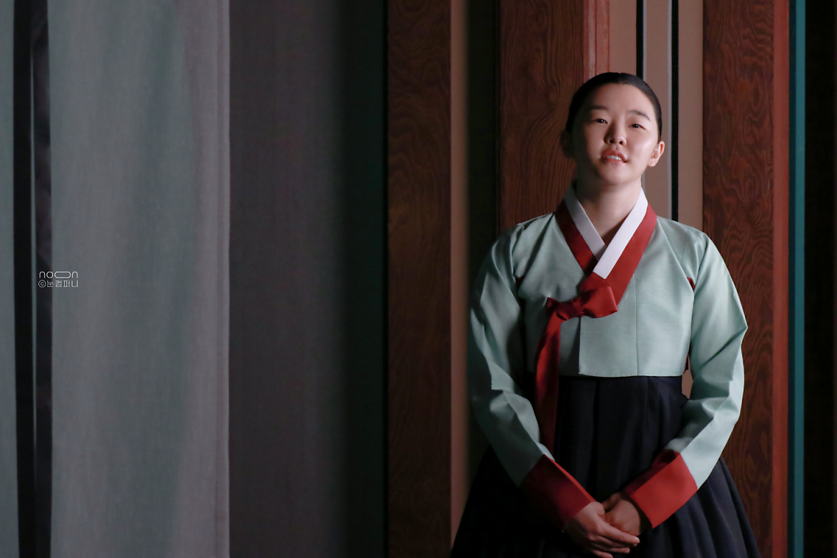 [이민지] 조선시대 궁녀 김복연 관찰일지 - '옷소매 붉은 끝동' 포스터 촬영 비하인드